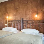 Iro Villa *